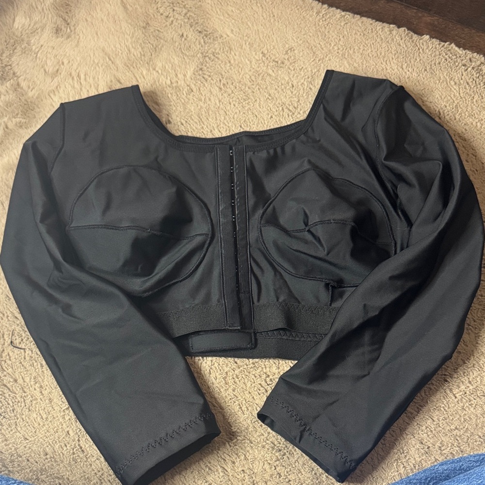 Black Long Sleeve Crop Top